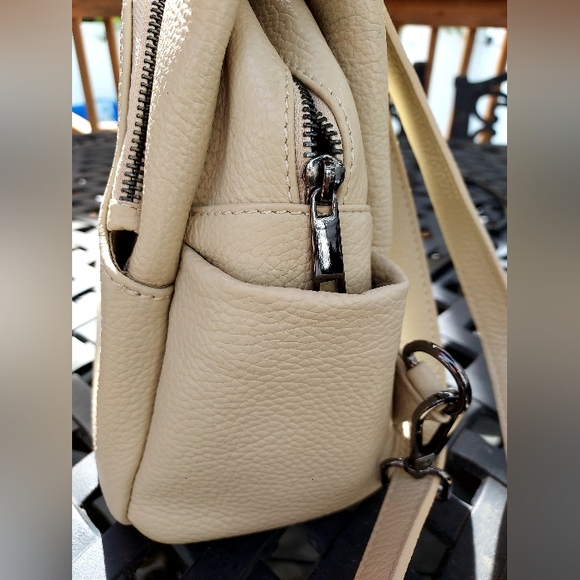 Genuine Leather Cream Colored Backpack  Purse Made in Italy - Picture 8 of 13